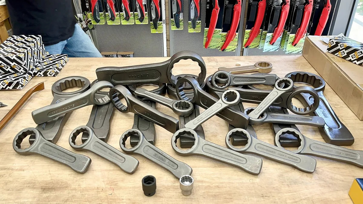 Slogging Hammer