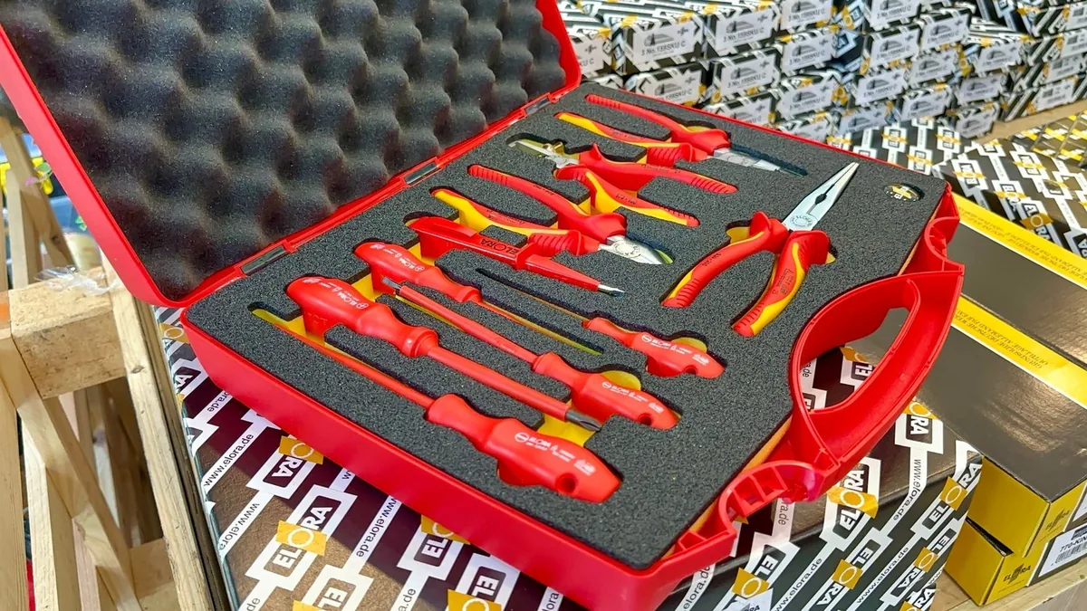 Dụng cụ cách điện
