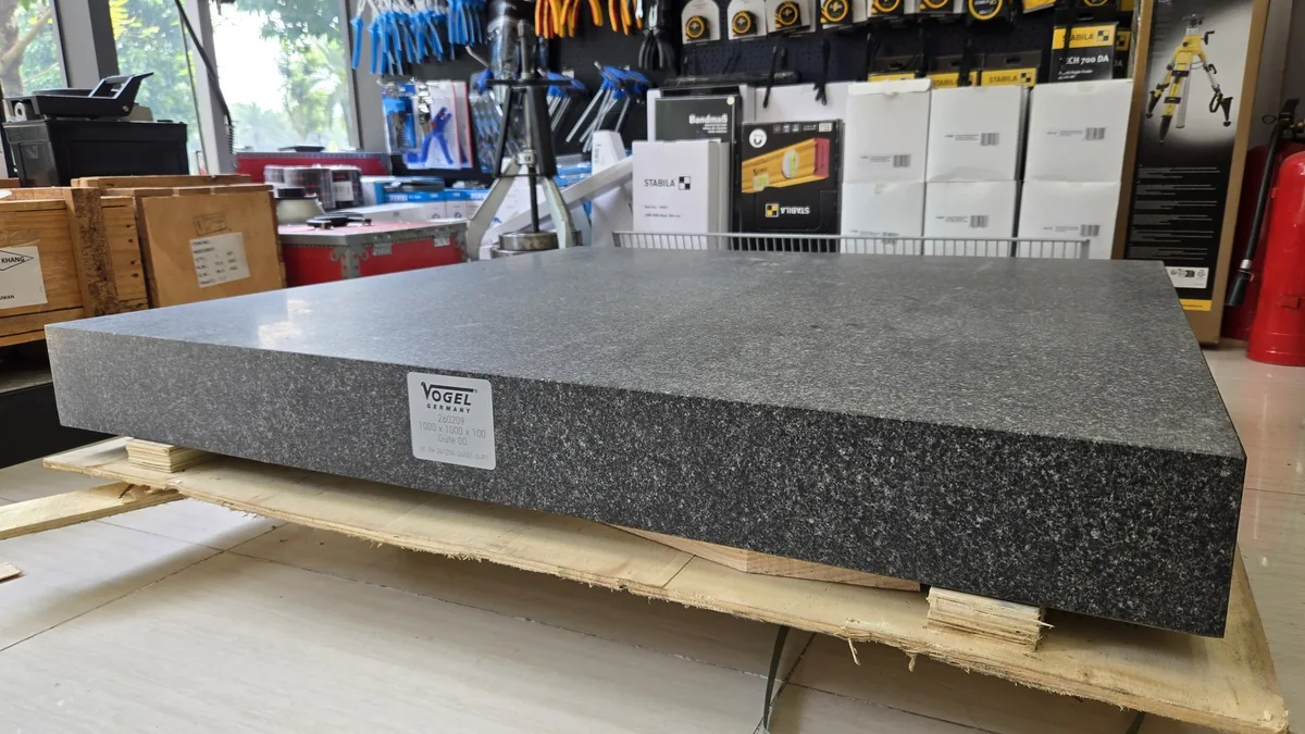 Bàn map bằng đá Granite - Vogel Germany
