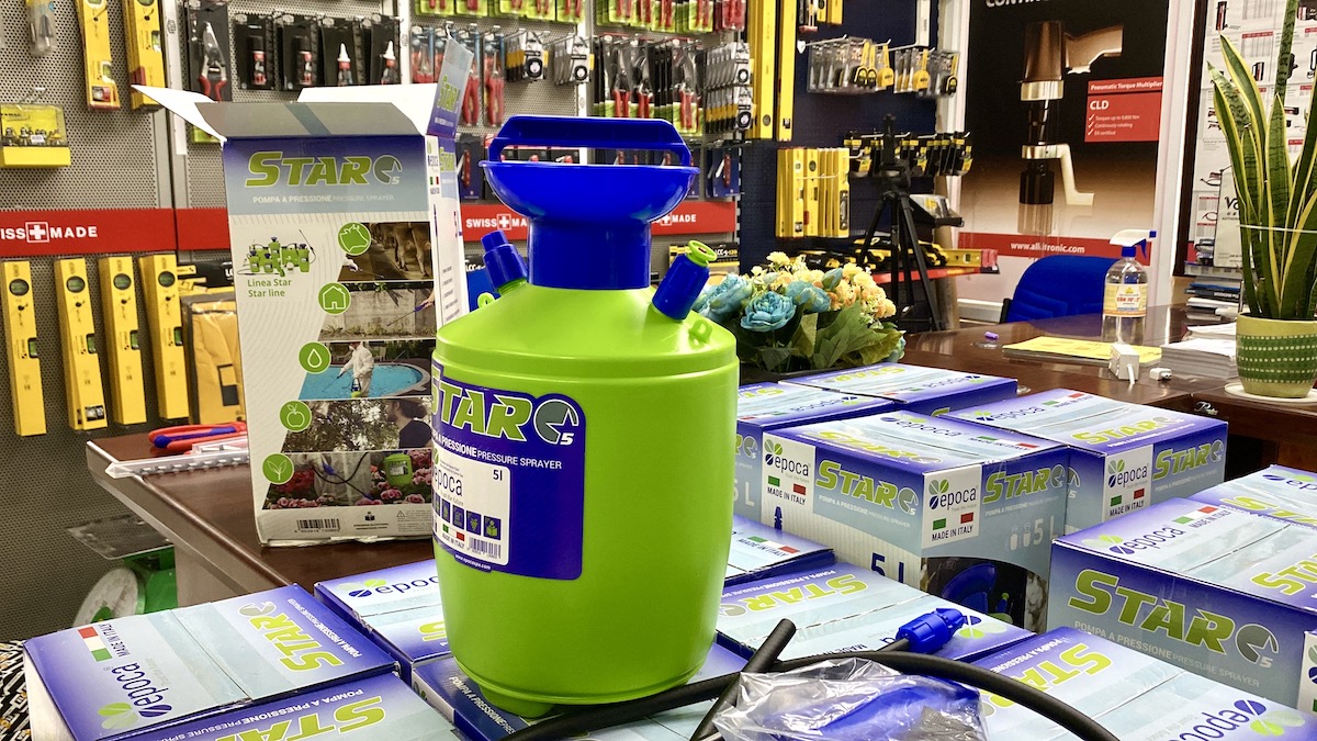 Bình xịt tưới cây Epoca Star 5 màu xanh cốm, sản xuất tại Italia