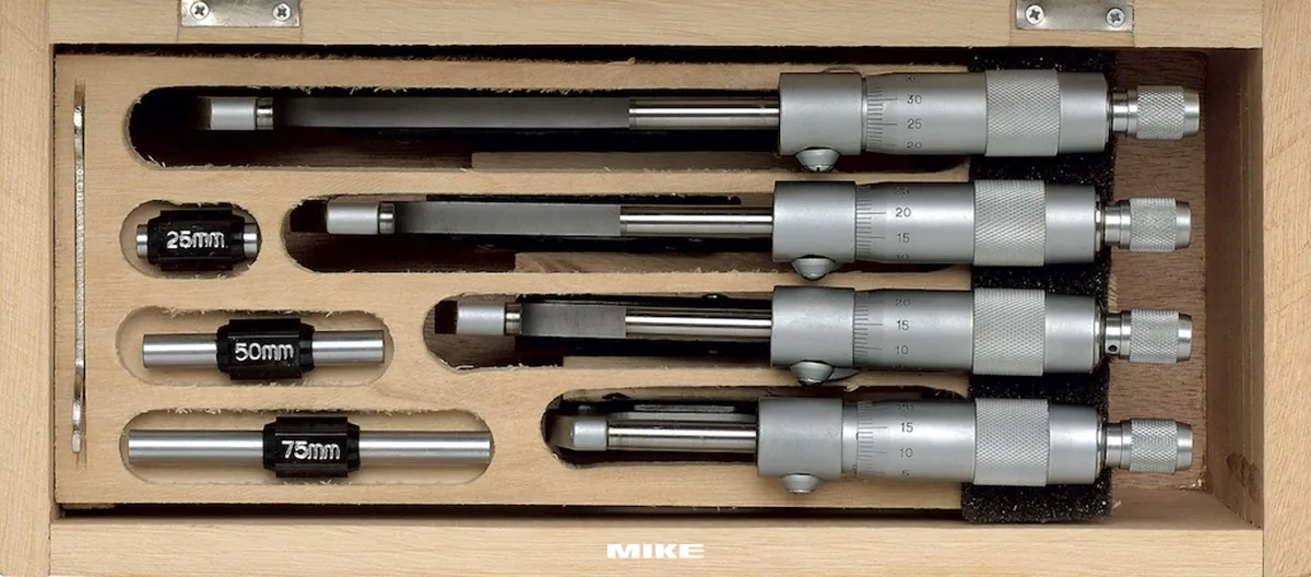 Bộ panme cơ đo ngoài ELORA 1530S4, 4 chi tiết trong hộp gỗ