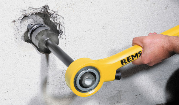 Gồm có 3 bộ đầu cắt ren với các đường kính khác nhau. Bạn tùy chọn theo cấu hình gợi ý và có mã riêng của nhà sản xuất. Bộ chưa gồm tay quay taro tự động Ratchet Level có mã hiệu 522000. REMS – Made in Germany.