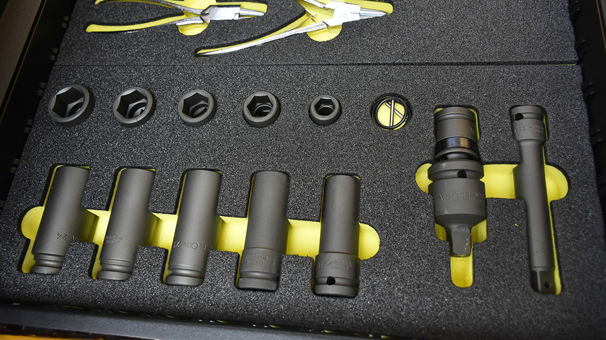 OMS-24 bộ socket đen 17 chi tiết vuông 1/2 inch ELORA