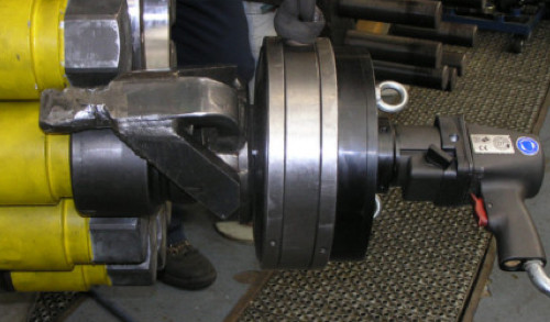 Thiết bị xiết bulong bằng khí nén, nhân lực momen xoắn