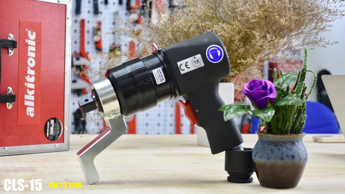 Máy xiết bulong bằng khí nén tới 220 Nm