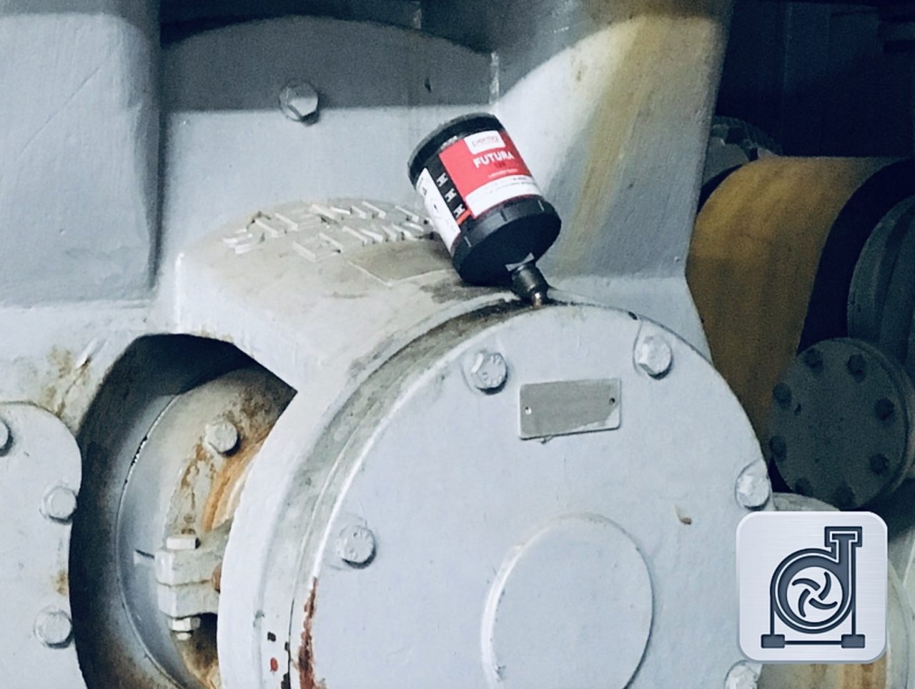 bơm mỡ tự động dùng cho động cơ