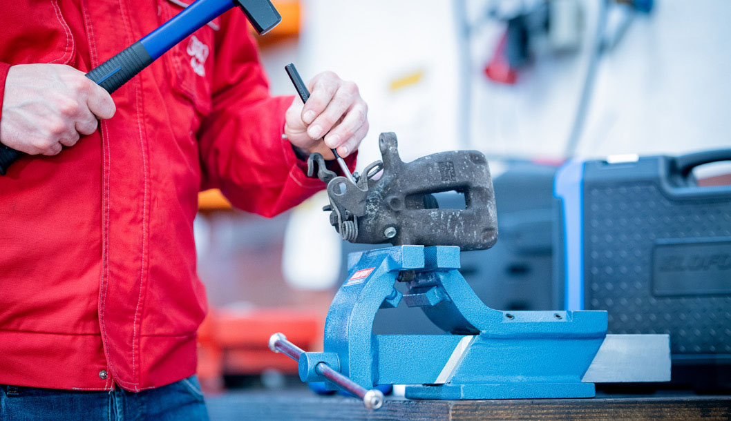 Ê tô kẹp chuyên dùng để làm nguội ELOFORT Germany