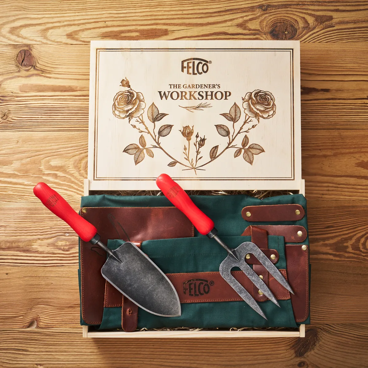Gardener's workshop FELCO 935-A planting set in engraved pine box thumbnail 2