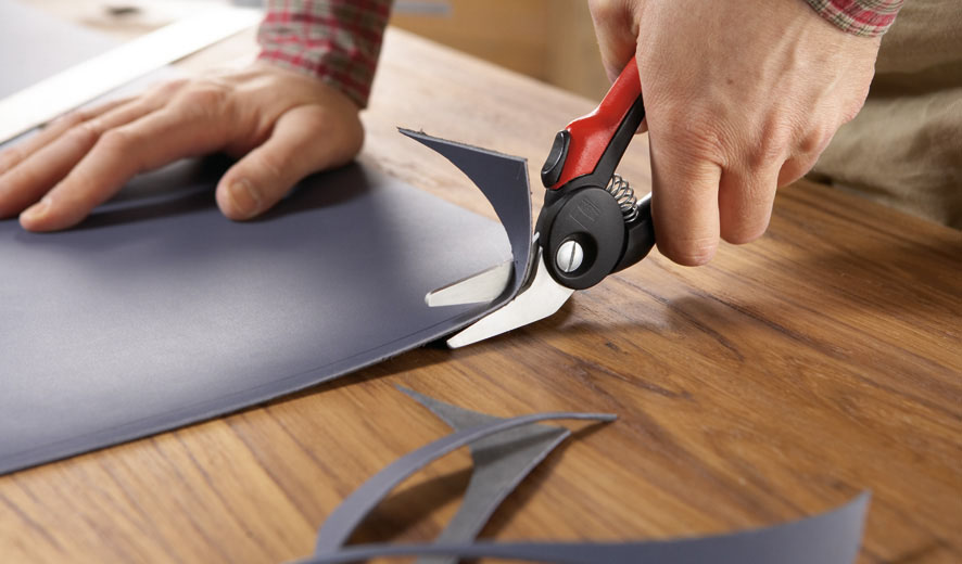 Kéo inox lưỡi cong BESSEY D48A-2