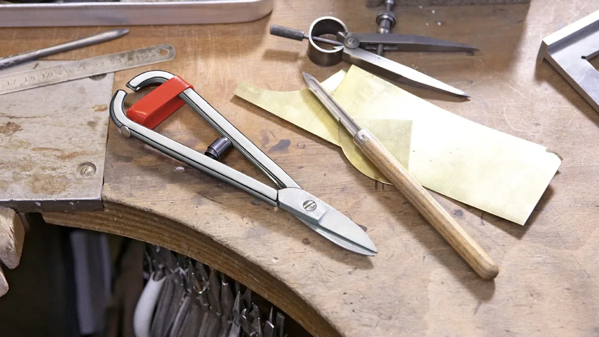 D76-1 Kéo cắt tỉa nữ trang mũi thẳng, mạ niken - BESSEY Germany.