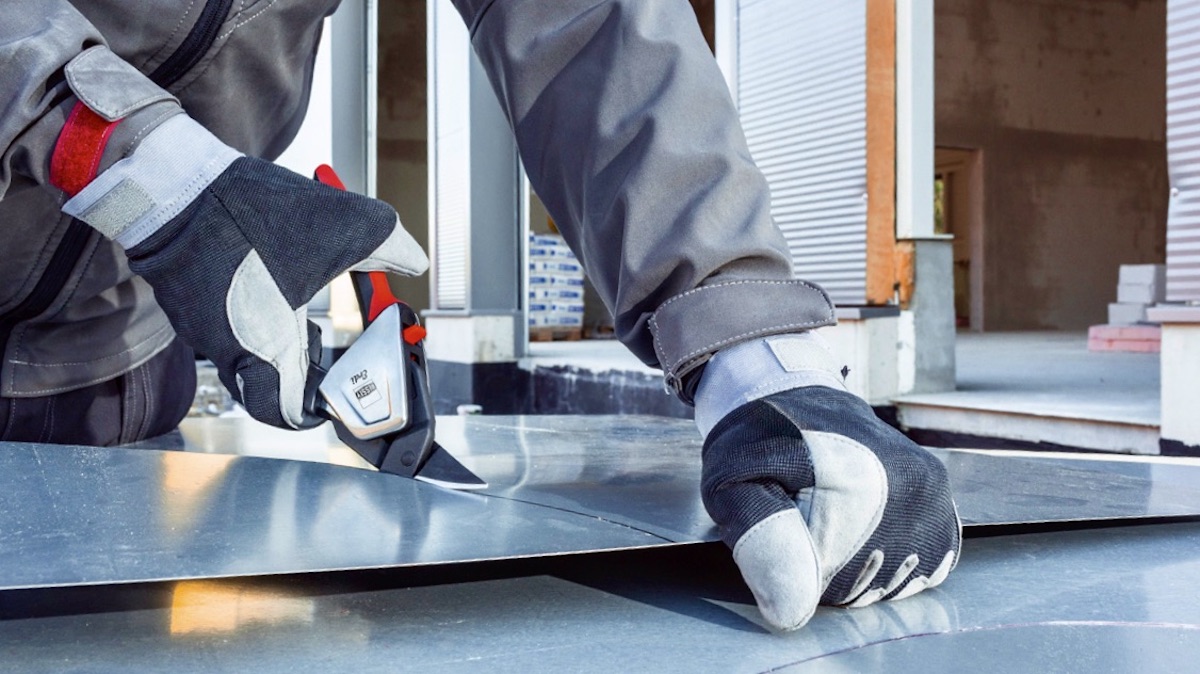 Tư thế cắt thẳng của kéo D39ASS