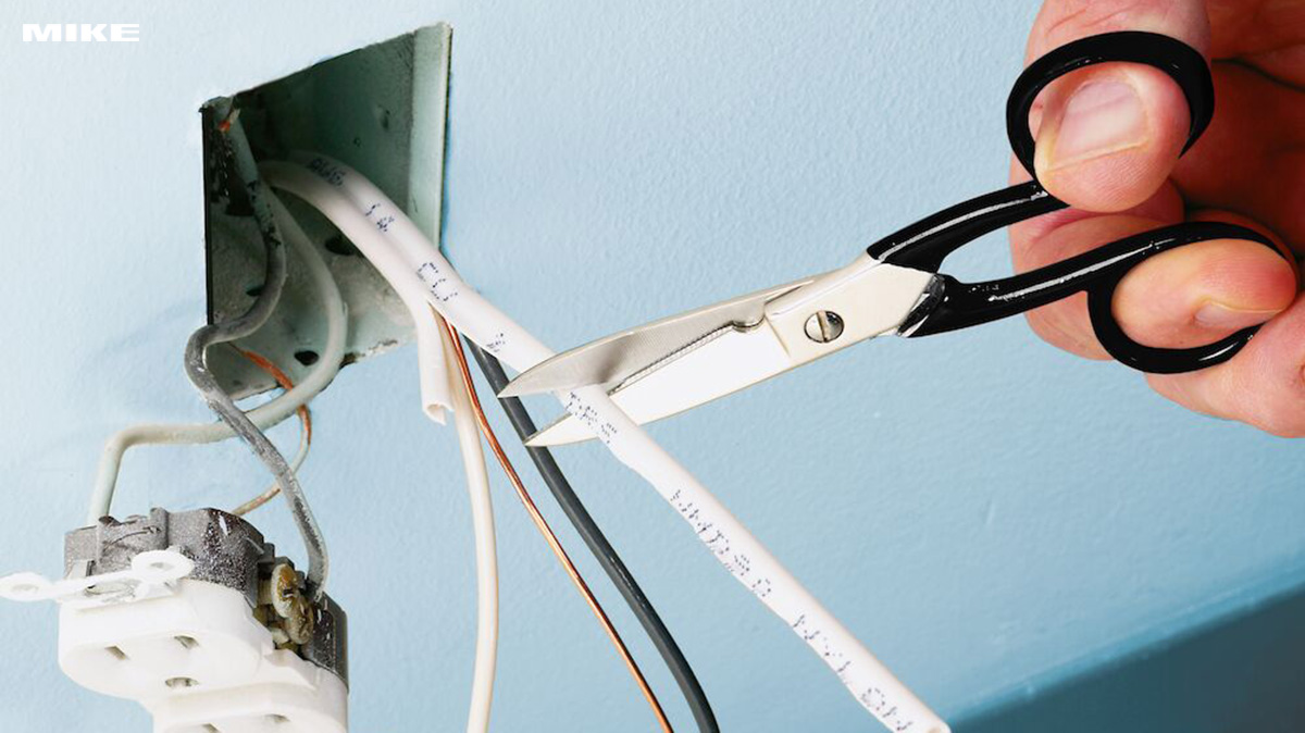 Kéo thợ điện BESSEY D53, lưỡi có răng cưa, khoét lõm cắt dây