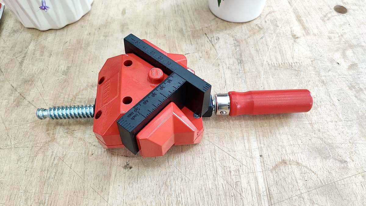 Kẹp góc vuông WS3, 2x55mm độ sâu ngàm 30mm. BESSEY