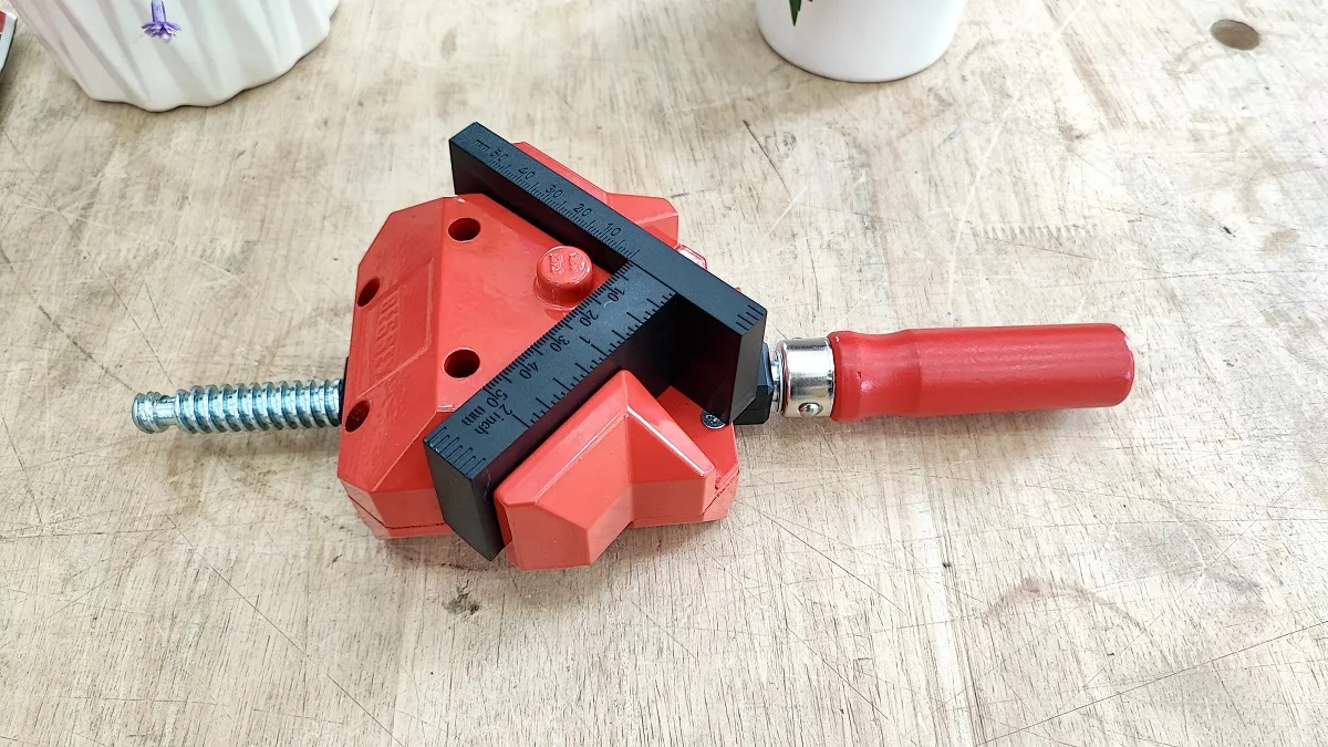 Kẹp góc vuông WS3, 2x55mm độ sâu ngàm 30mm. BESSEY