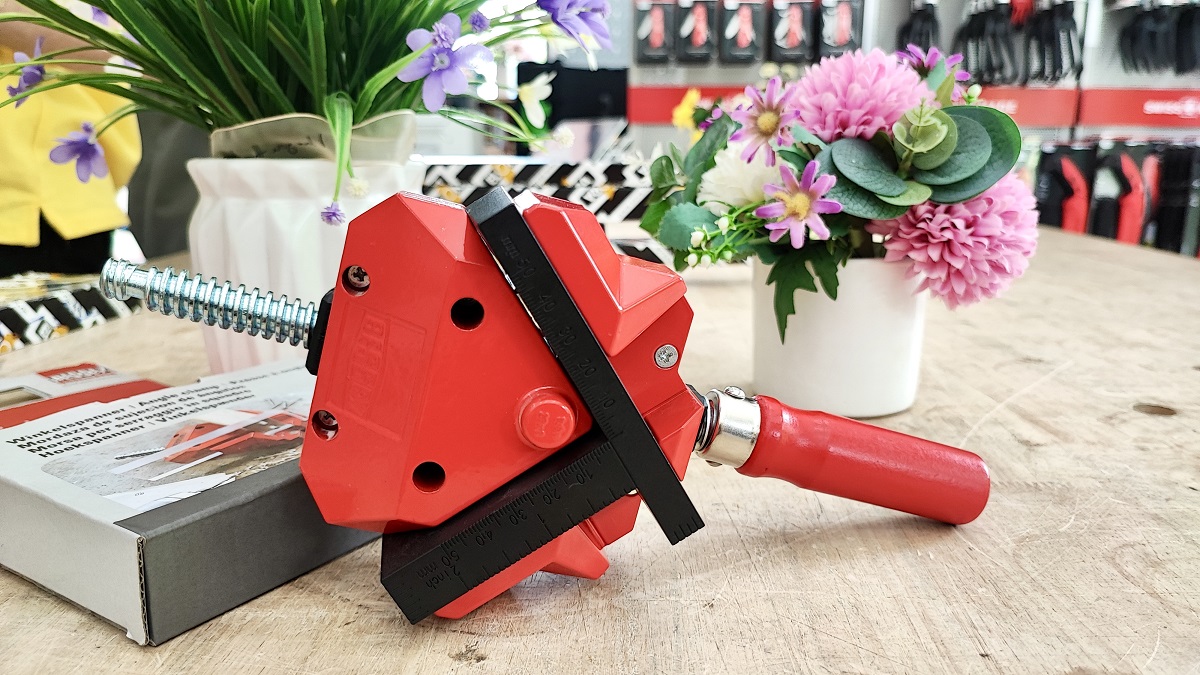 Kẹp góc vuông WS3, 2x55mm độ sâu ngàm 30mm. BESSEY