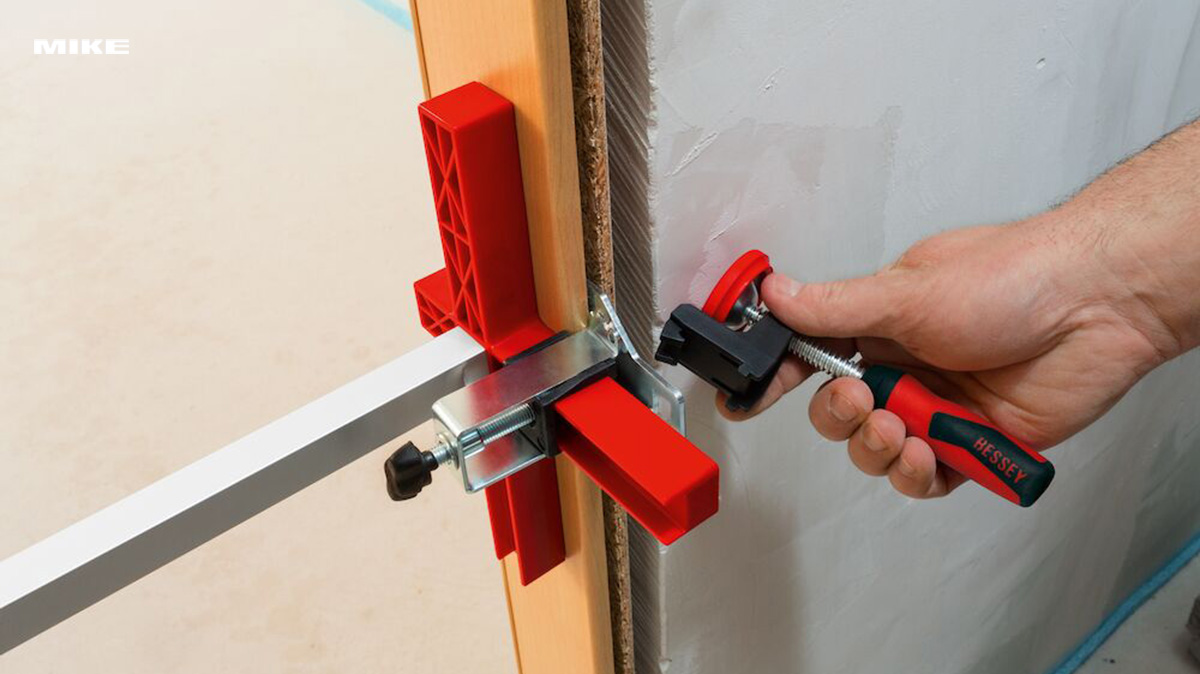 Kẹp BESSEY TU lắp đặt khung cửa dài điều chỉnh 565-1010mm