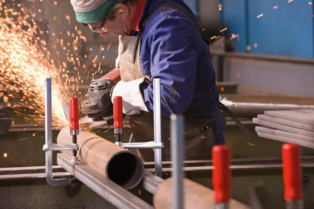 F-образная струбцина цельностальная BESSEY GZ30-10, с деревянной рукояткой, раскрытие 300 мм, усилие зажима 6.000 Н thumbnail 6