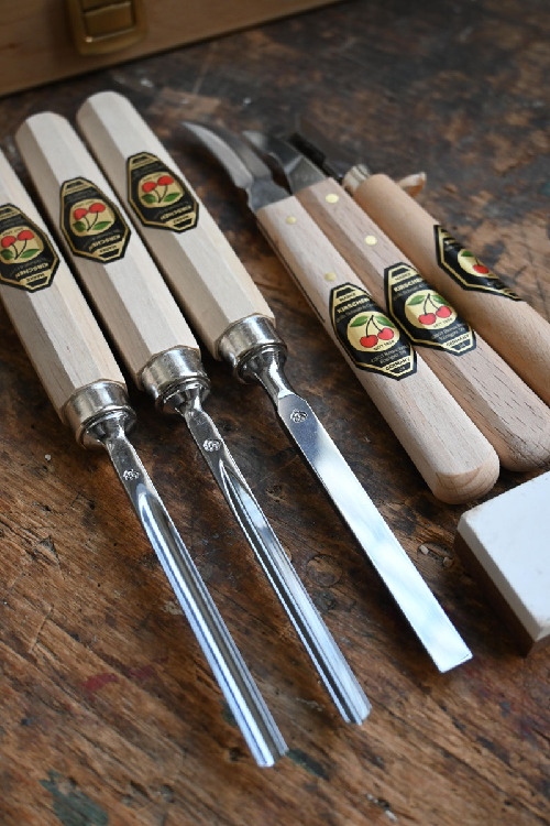 Kerbschnitzbeitelsatz im Holzkasten | 7-teilig thumbnail 4