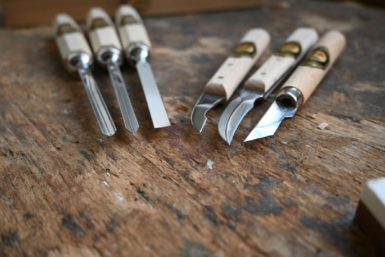 Kerbschnitzbeitelsatz im Holzkasten | 7-teilig thumbnail 5