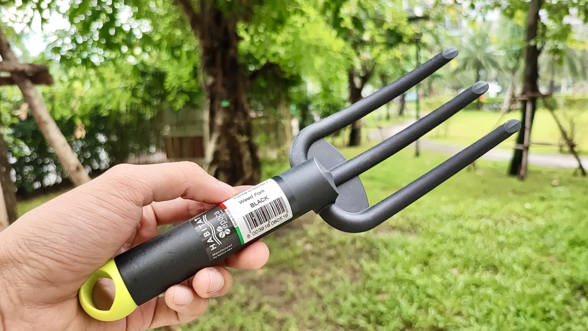 8828.G41 Cào 3 chân màu đen kiểu móng heo 090706