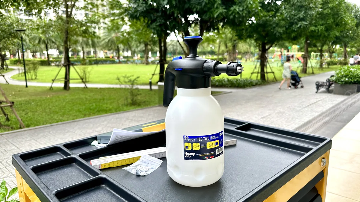 Binh phun bot Tec Two Viton 5938