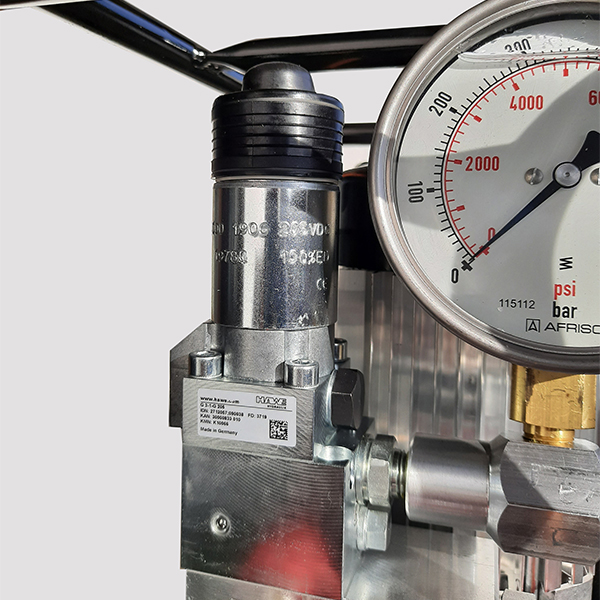 Bơm thủy lực Leva chạy điện, dùng cho máy xiết ốc Alkitronic thumbnail 4