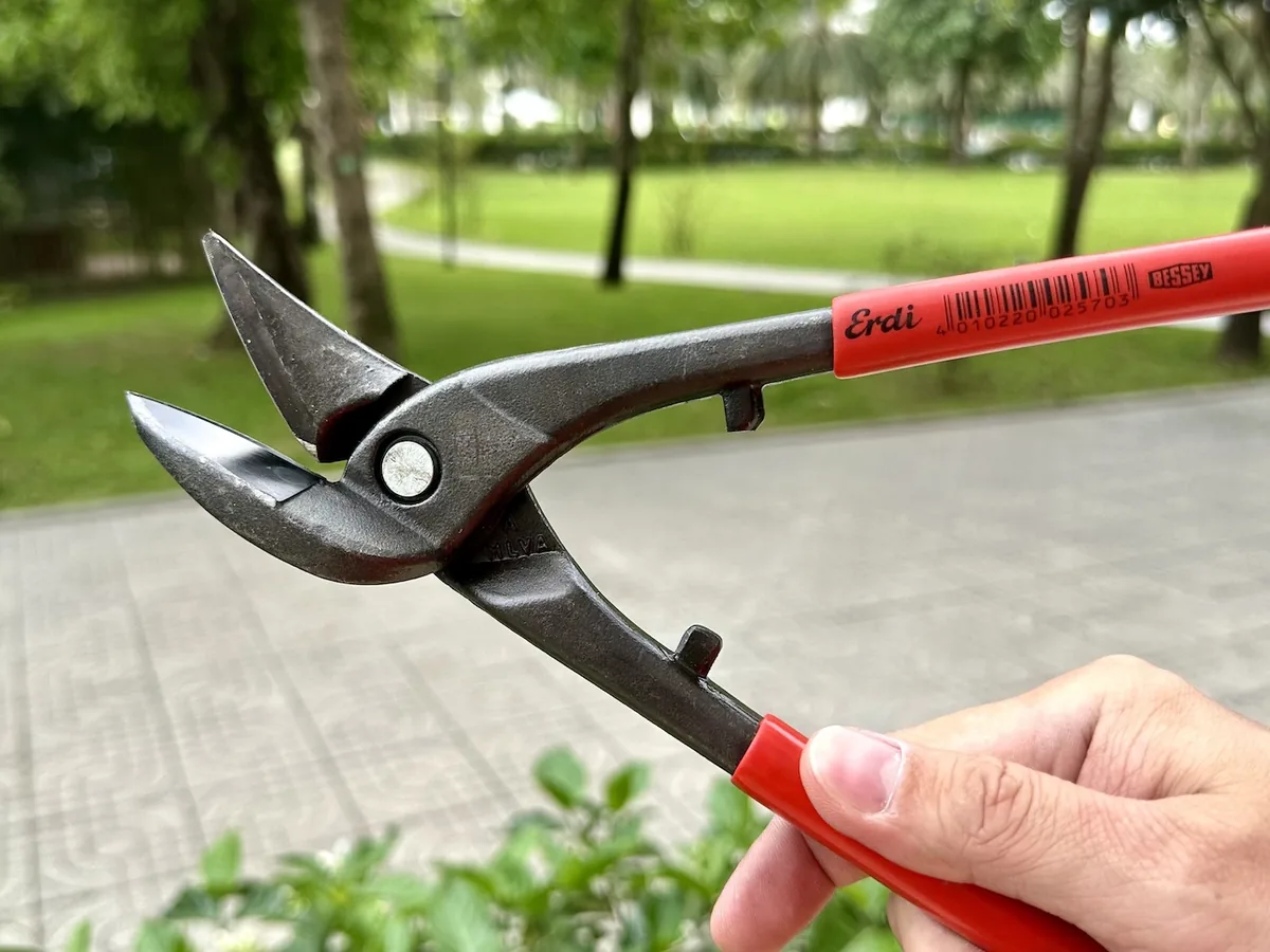 D216 280 B SBSK keo cat thep 280mm bo trai 1581