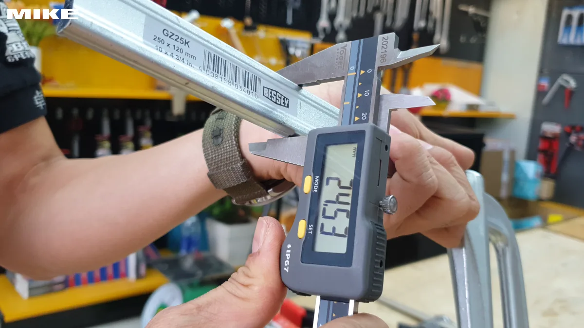 GZ25K   Cảo chữ F độ mở ngàm 250mm (6)
