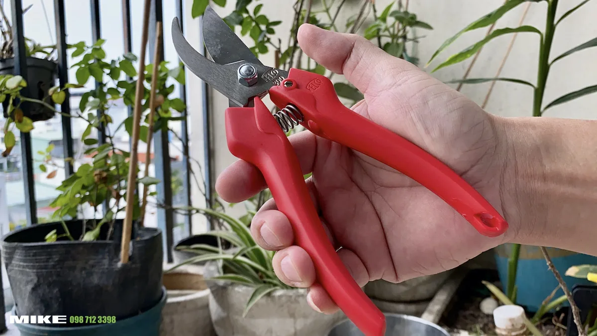 Keo cat canh FELCO 300 tỉa hoa cat trai cay Swiss Made 2033