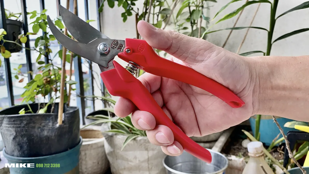 Keo cat canh FELCO 300 tỉa hoa cat trai cay Swiss Made 2034