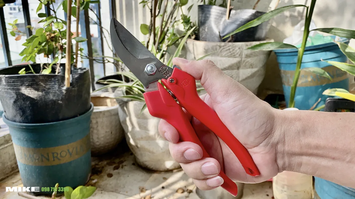 Keo cat canh FELCO 300 tỉa hoa cat trai cay Swiss Made 2038