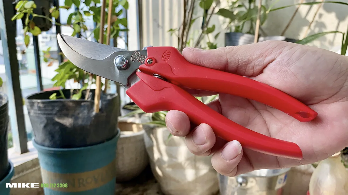 Keo cat canh FELCO 300 tỉa hoa cat trai cay Swiss Made 2040