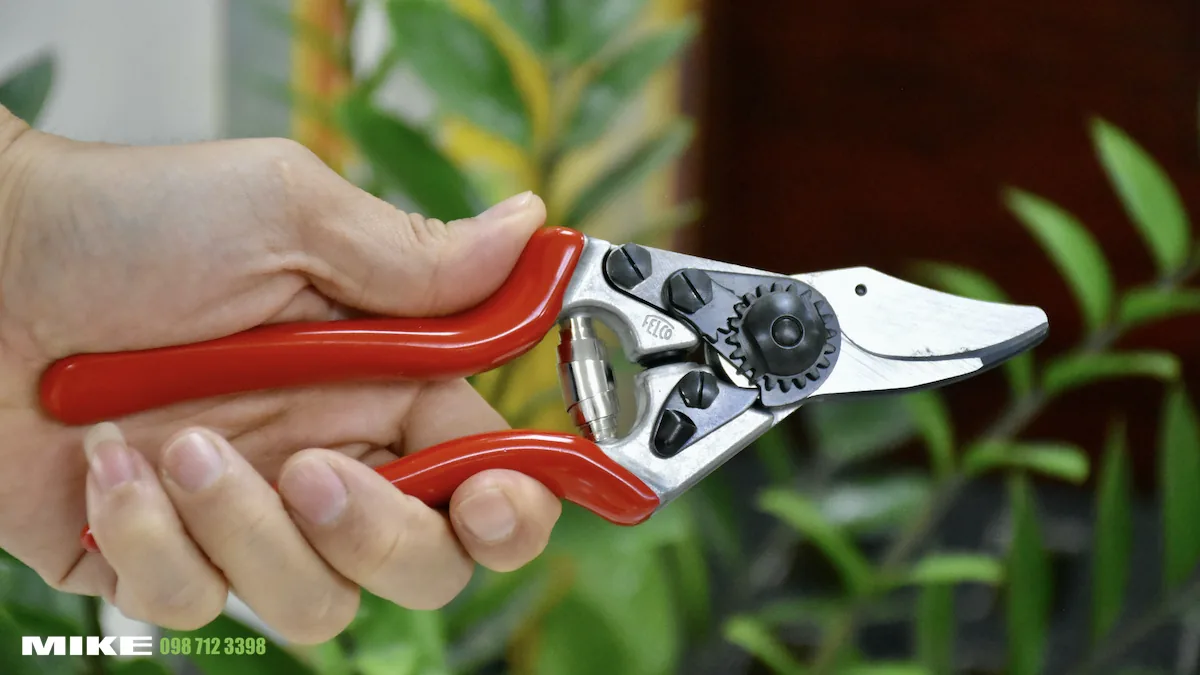Keo cat canh tay trai FELCO 16 3012