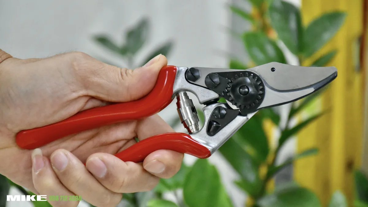 Keo cat canh tay trai FELCO 16 3013