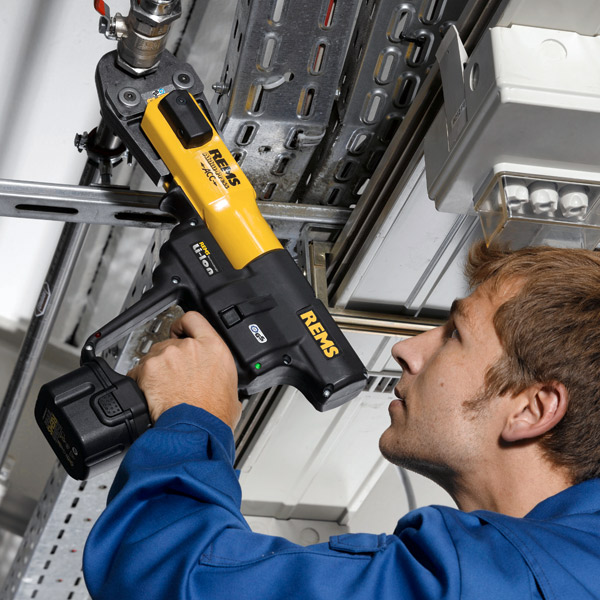 57101 Máy bấm cos thủy lực dẫn động bằng pin, lực ép max 32KN