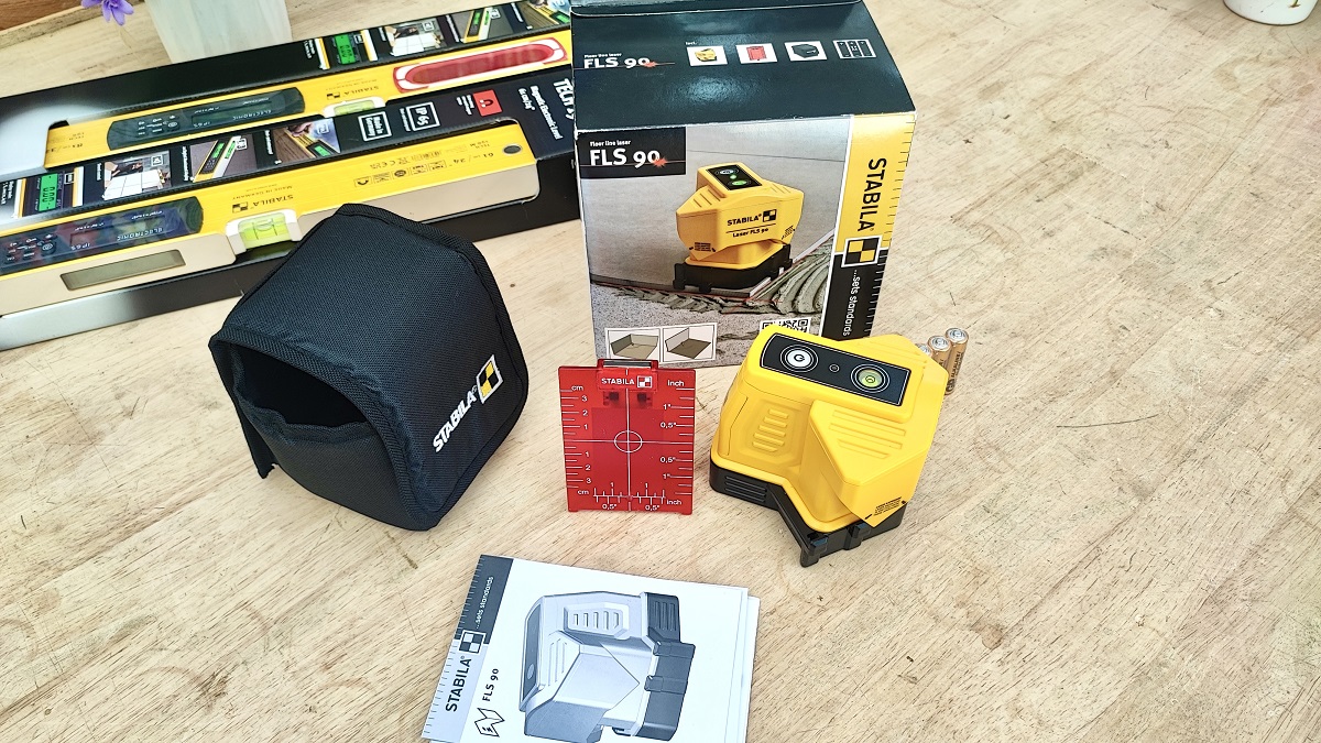 18574 Máy ke góc vuông bằng laser, phạm vi 15m, độ chính xác ± 0.3 mm/m