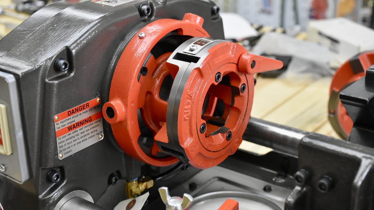 Mâm cặp dao trên máy tiện ren ống CM82 - MCC Japan