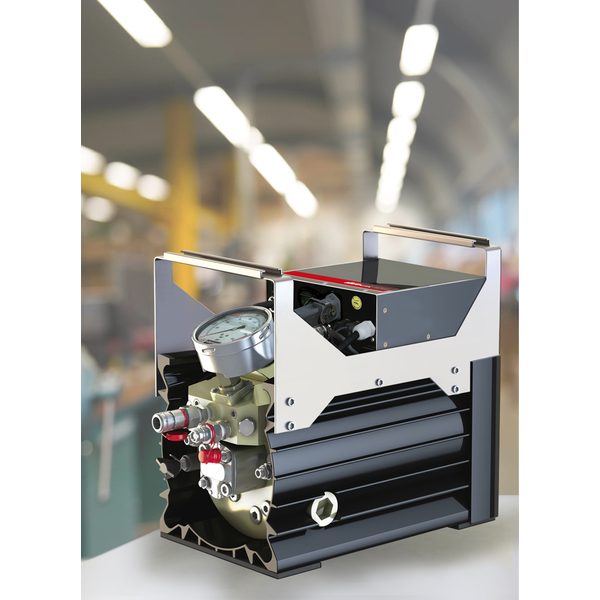 Bơm thủy lực Nova Quattro chuyên dùng cho máy xiết bulogn đai ốc