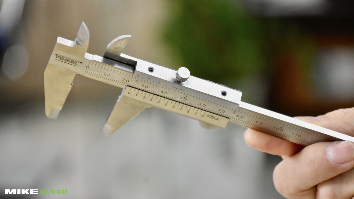 Khoá hành trình bằng vít