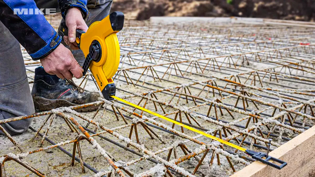 Thước kéo 50m LBM 1000 STABILA 19667 phủ SPIKES chống trượt, cố định chắc trên bề mặt.