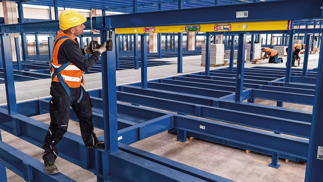 Thước thủy điện tử 183cm cấp IP67, dòng họ TECH 196 DL