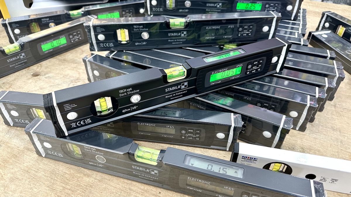 Thước thủy điện tử 40cm Stabila Dark Shadow – bền và chính xác