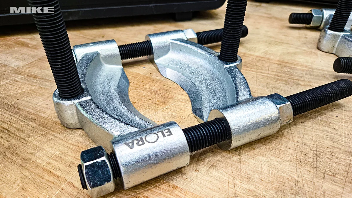 Bộ vam đĩa chặn ELORA 325S đi kèm thanh drawbar extension trong model lớn nhất (325S-150), giúp gia tăng độ sâu thao tác. Đây là giải pháp cần thiết cho các cụm cơ khí có độ sâu gá lớn.