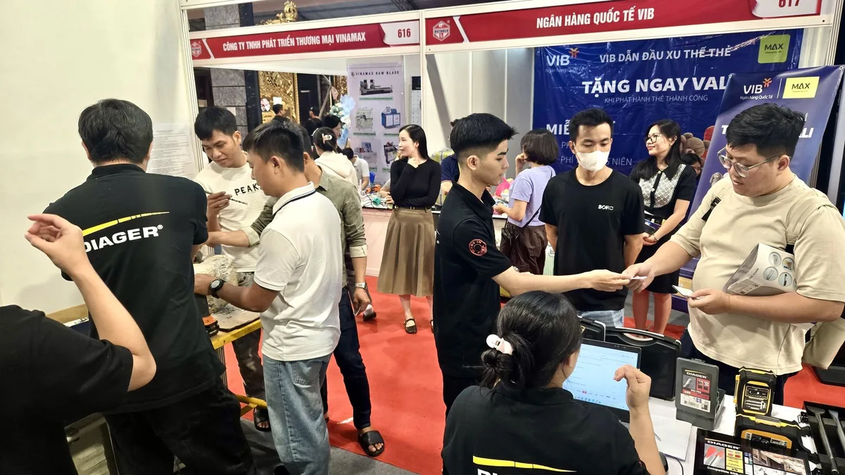Khách thăm gian hàng của Diager — Triển lãm quốc tế VietBuild 2026 (ảnh 8/15)