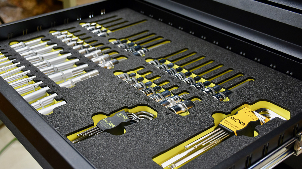 Vật liệu chrome vanadium có ý nghĩa gì trong sản xuất công cụ cầm tay?