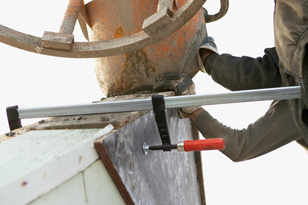 TGK Heavy duty screw clamp with wooden handle 2