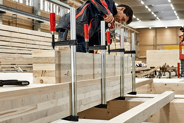 TKPN-BE Heavy duty screw clamp with wooden handle 2