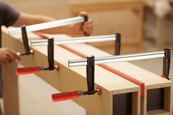 TPN-BE Screw clamp with wooden handle 2