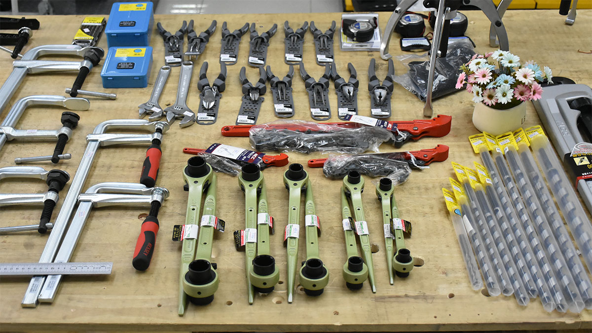 51 món công cụ đồ nghề cao cấp khuyến mãi cuối tuần W4501