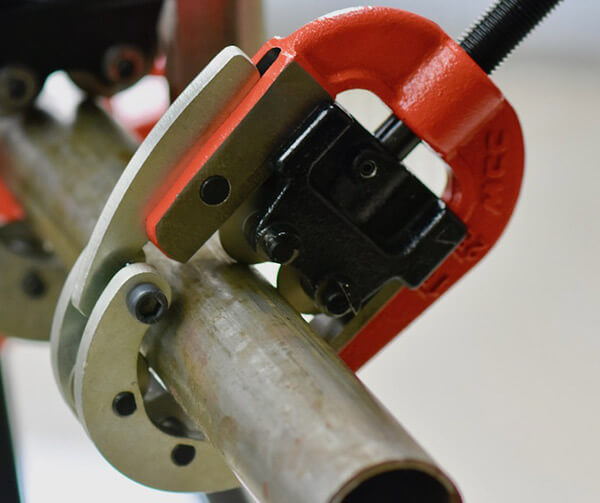 dao cat ống sắt MCC Nhật